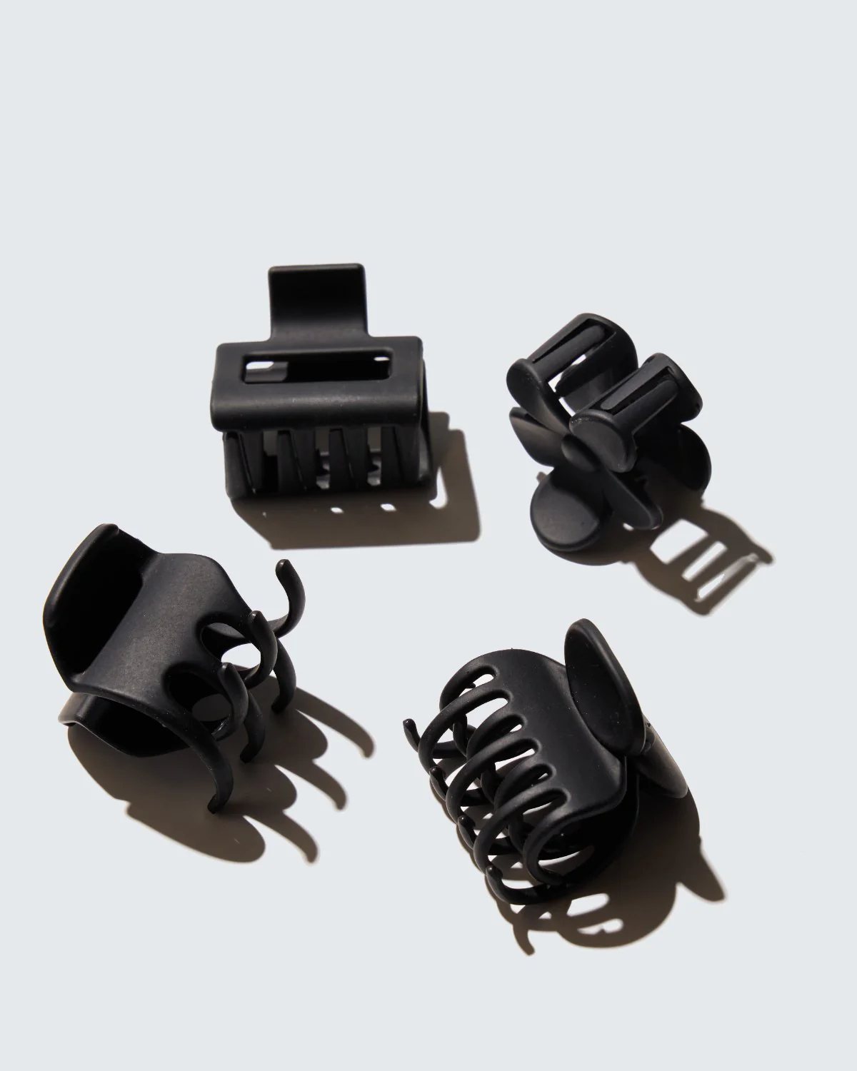 Small Claw Hair Clips, 4-Pack, Black - Image 5